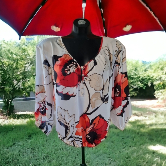 White House | Black Market Satiny Poppy  Blouse - Picture 2 of 10